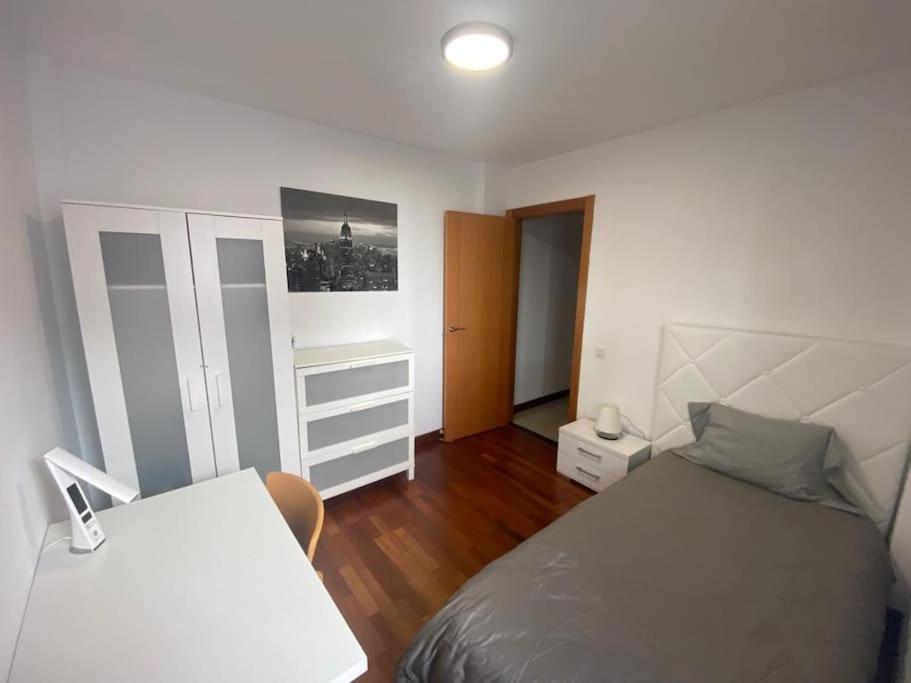 Bright lovely quiet flat very centric in SC photo 3