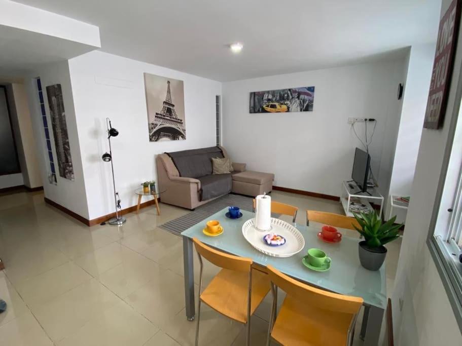 Bright lovely quiet flat very centric in SC photo 4