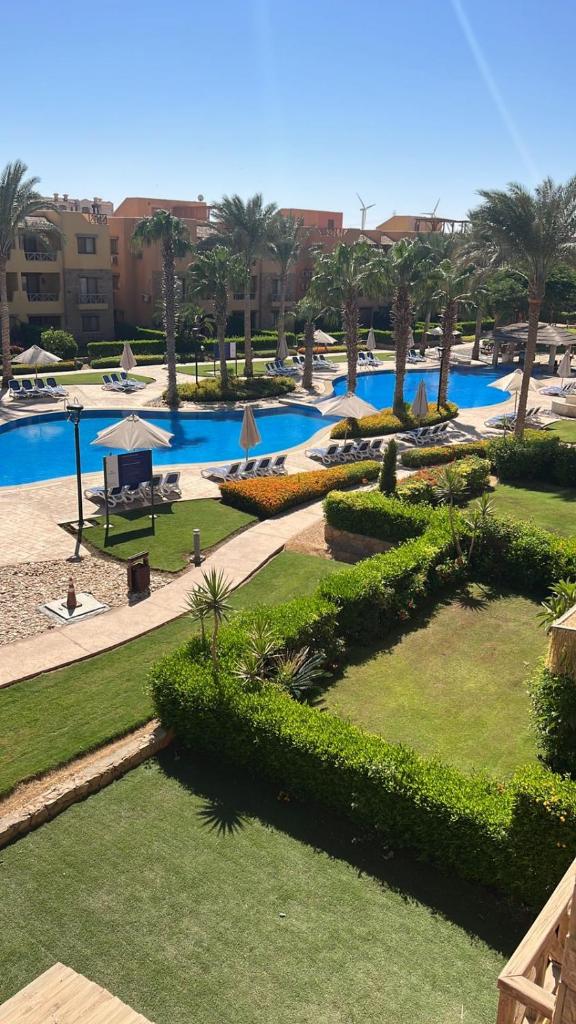 Mountain View 2 Ain Sokhna, Sea & ""HEATED"" Pool View, Penthouse with Roof- Families ONLY photo 4