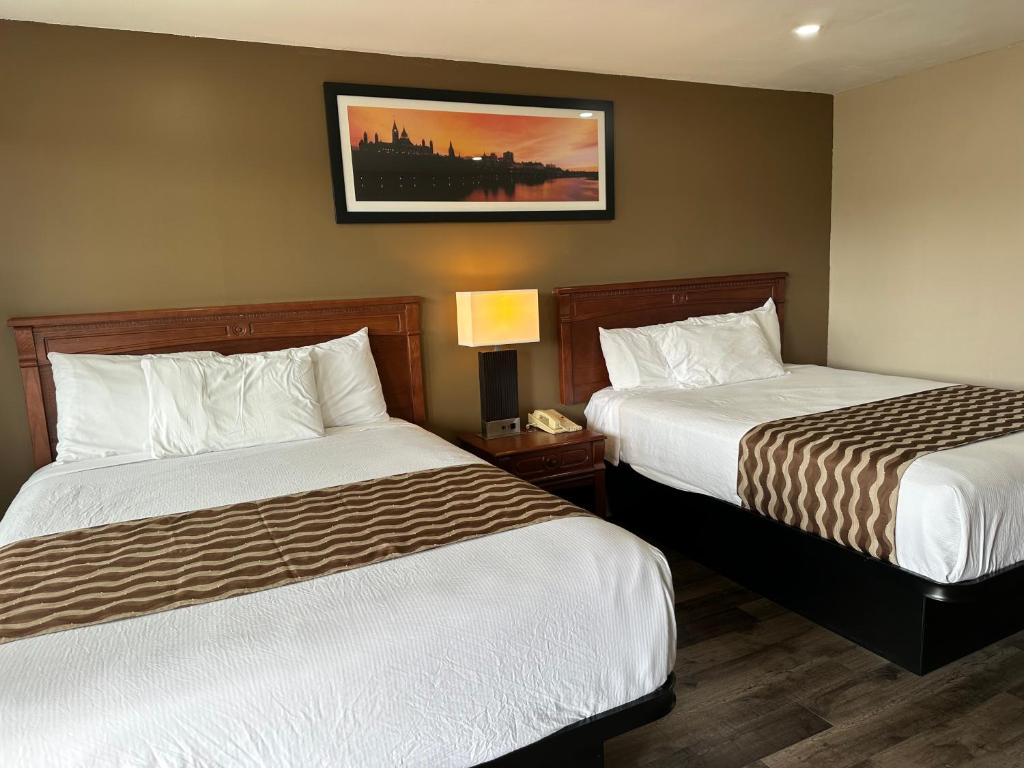 Champlain Motor Inn photo 1
