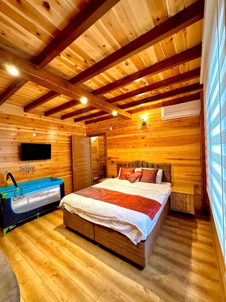sapancafamilyresort Isıtmalı jakuzili havuzu ile Ahşap aile villası photo 1