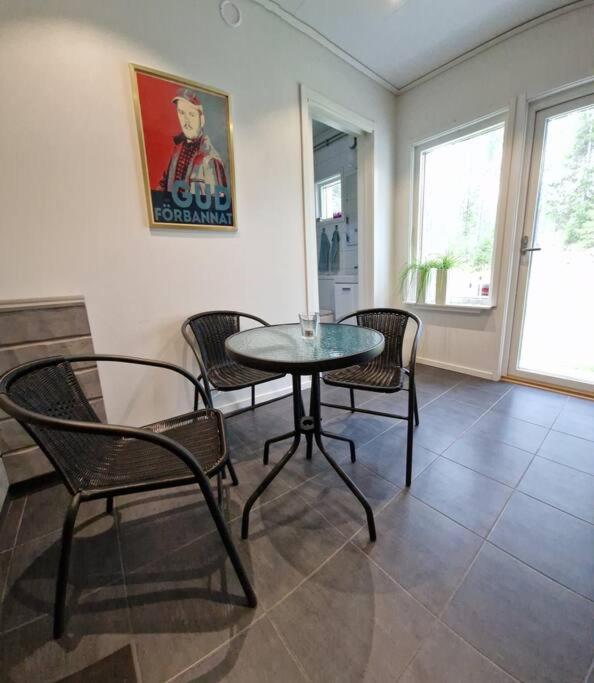 Övernattningsrum i separat gästhus på Sävastön photo 4