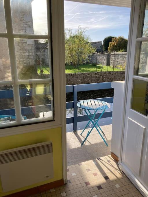 Right on the river- 3 bedroom house centre of town photo 2