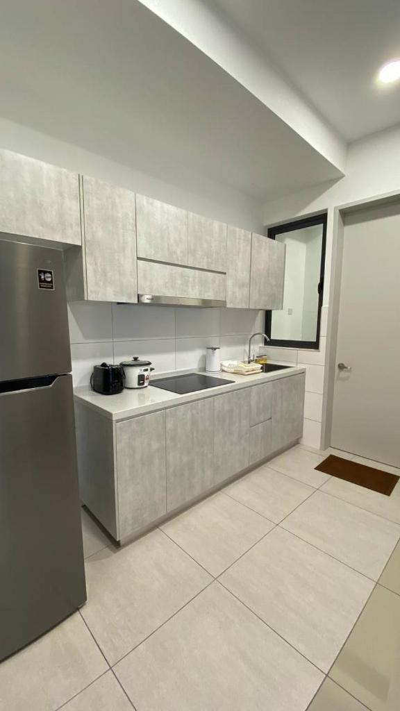 Kondo Clio di Muci home 3R2B Near to IOI City Mall Putrajaya 7min drive, Hospital Serdang 8min drive -non smoking Home for local only photo 1