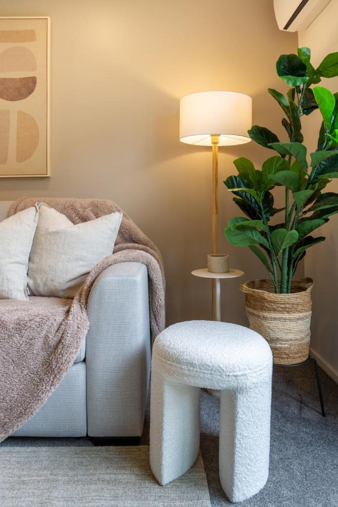 Gorgeous Getaway on Gloucester St- 1 Bed 1 Bath - Tap to explore photos