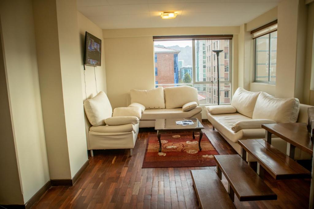 Confortable y Amplio Apartamento Duplex en zona céntrica de Calacoto photo 1