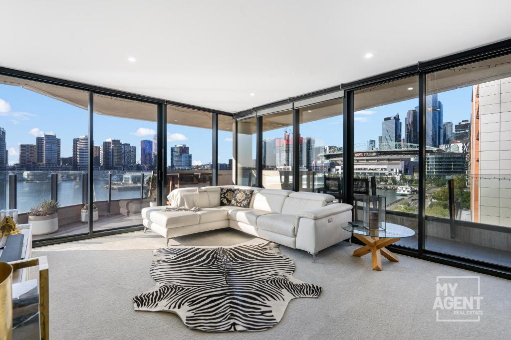 Spectacular Victoria Harbour Apartment Docklands photo 1