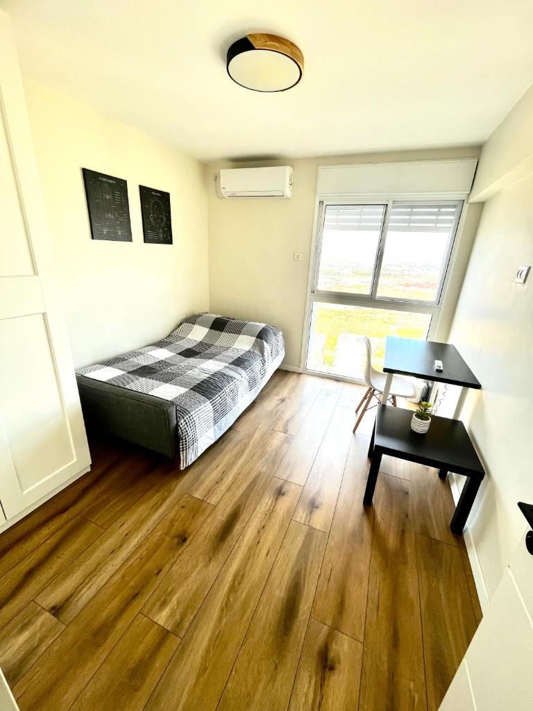 A beautiful 3-room apatment in old Haifa. photo 2