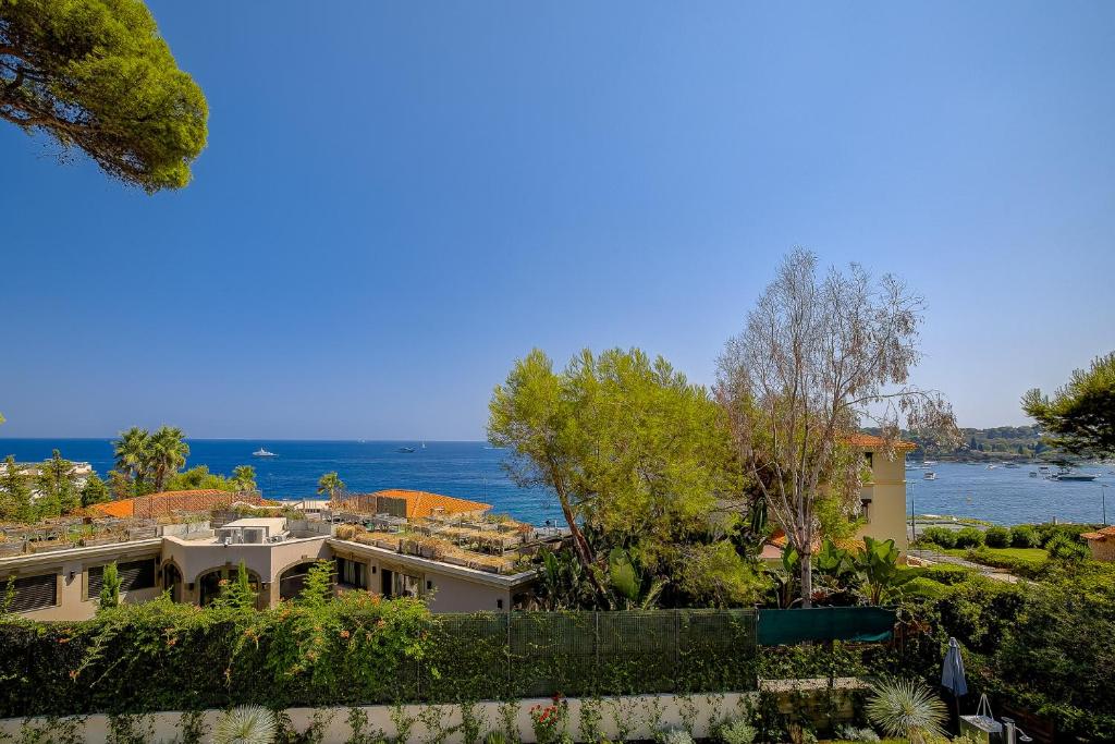 Villa Les Pins du Cap - Vue mer - Cap d'Antibes photo 1