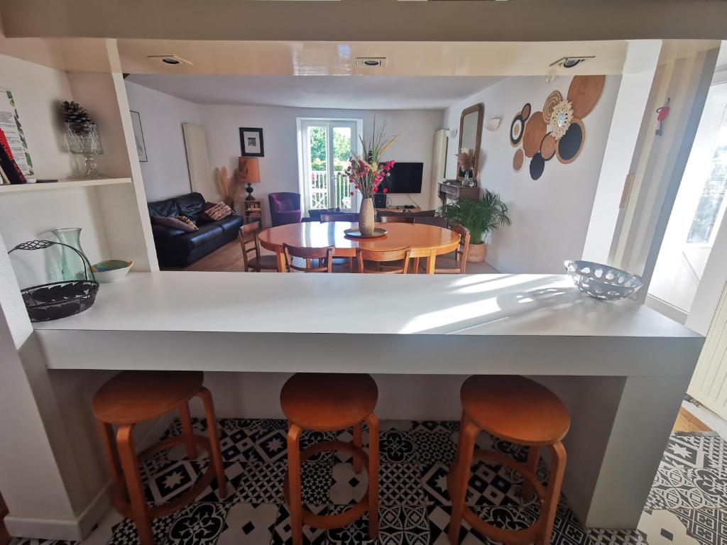 Maison au calme avec terrasse et jardin photo 4