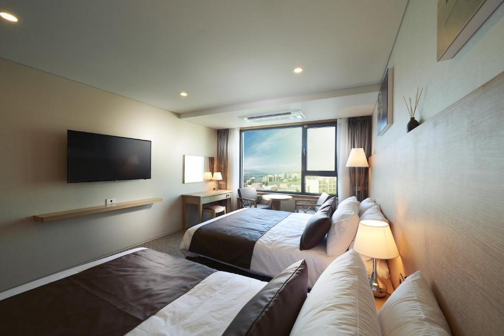 Benikea Jungmun Hotel photo 2