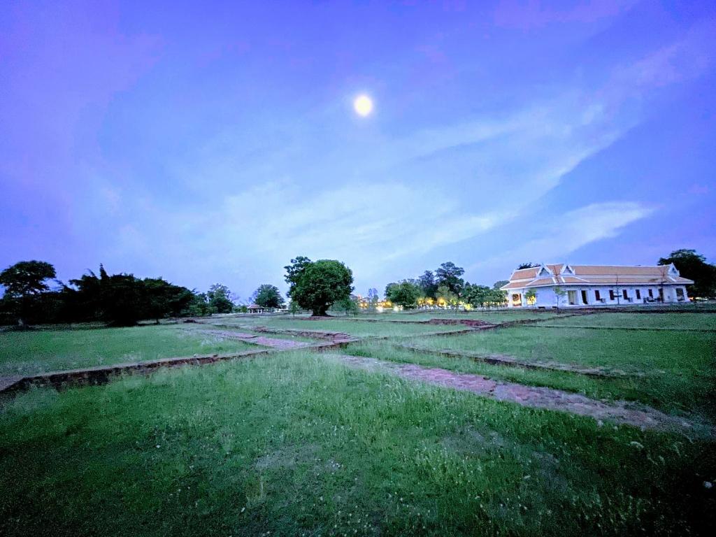 Baan Lhang Wangh บ้านหลังวัง - Tap to explore photos