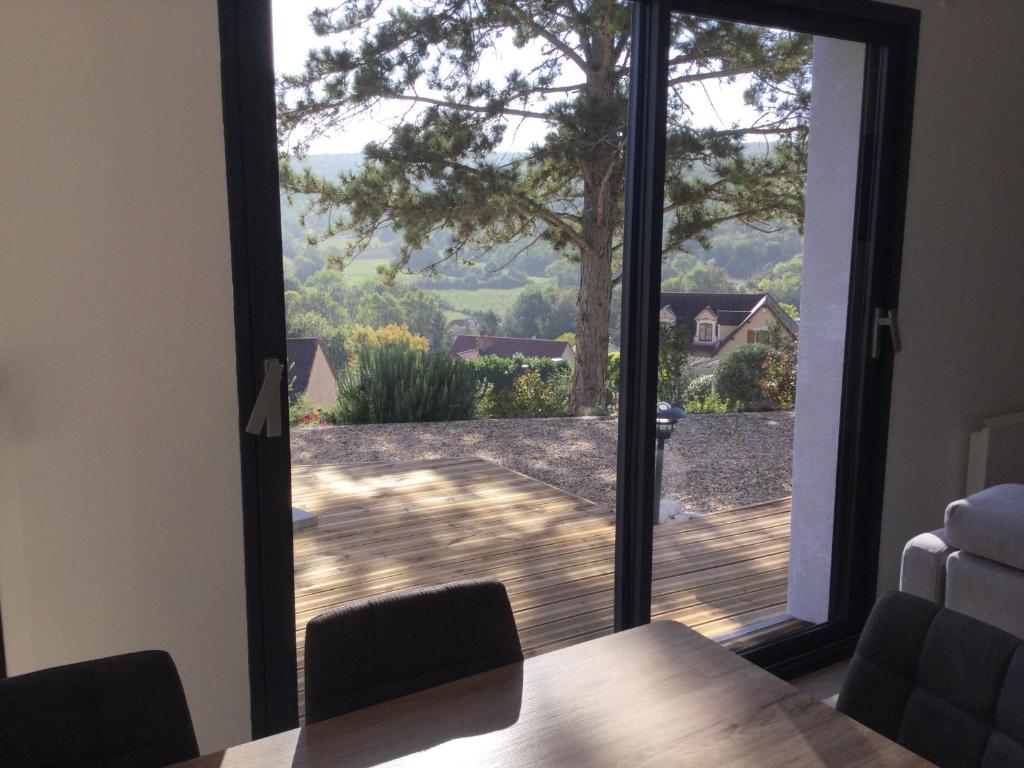 Savigny view photo 1