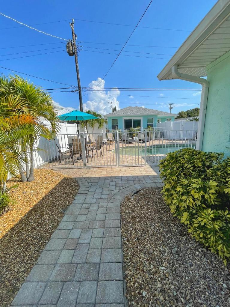 Cozy Canaveral Cottages photo 4