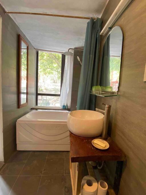 Chez Phuong Cat Ba -Private entire house