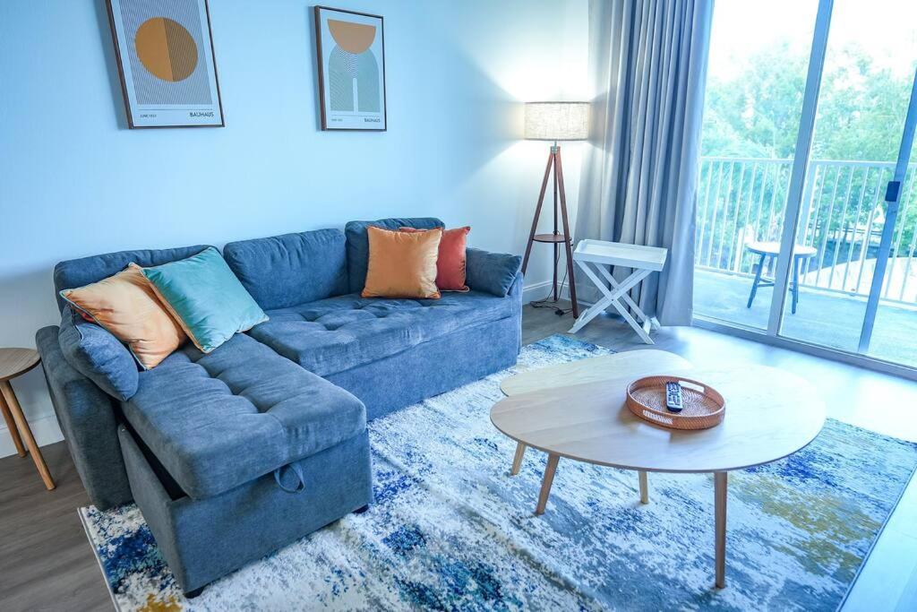Apartment 5 min away from Disney 1st Floor - Tap to explore photos