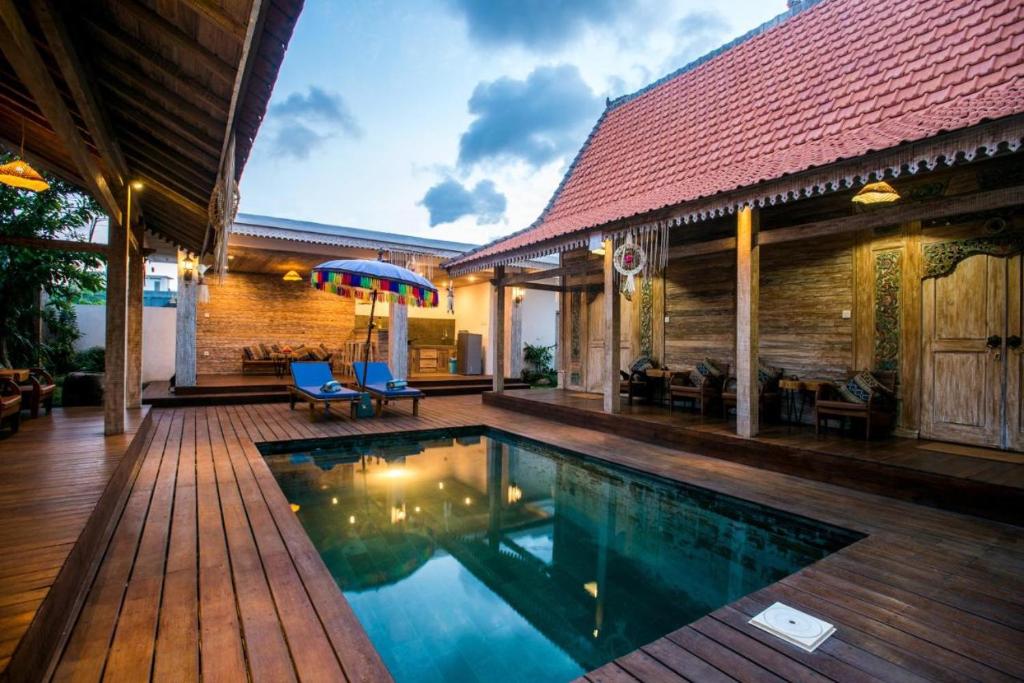 Canggu Paradise Apple - Private House, Shared Pool - Min to Beach - Tap to explore photos