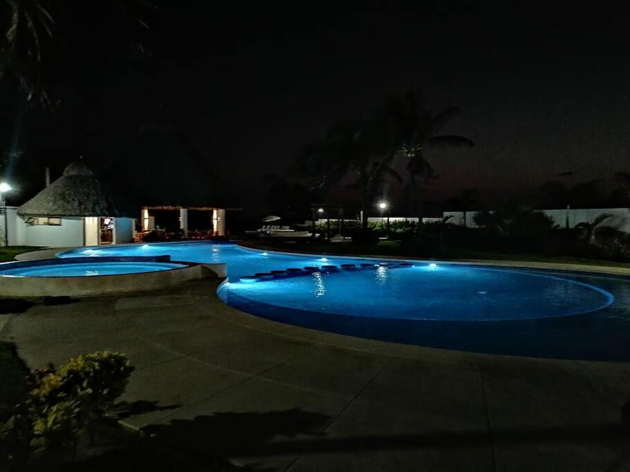 Depto. frente al mar con Club de Playa photo 1