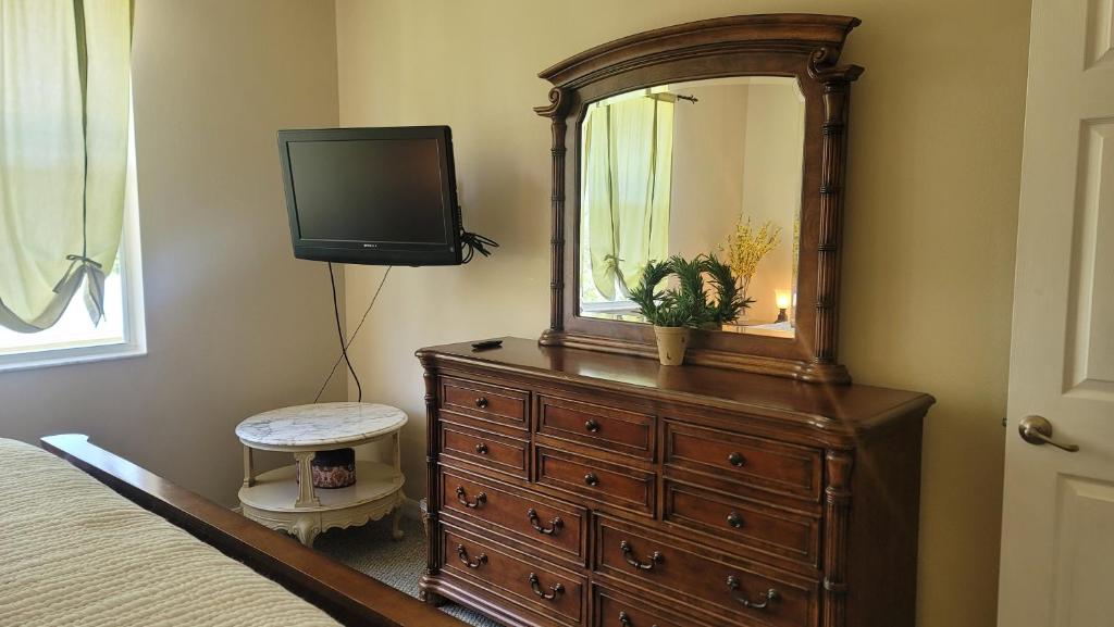Beautiful Large Vacation Home photo 4