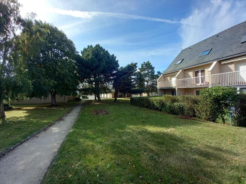 Sous les toits de Saint-Enogat photo 3