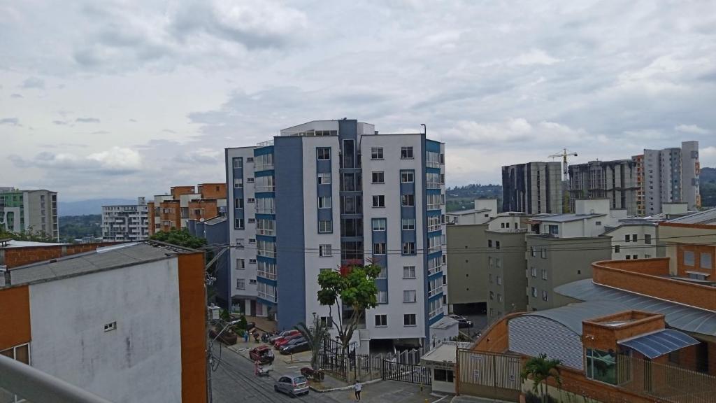 Hermoso apartamento en la mejor zona de Armenia photo 3