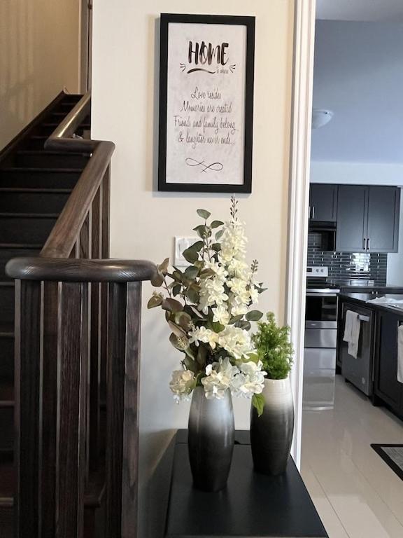 Spacious,comfy house,less than 15 mins to Niagara Falls photo 4