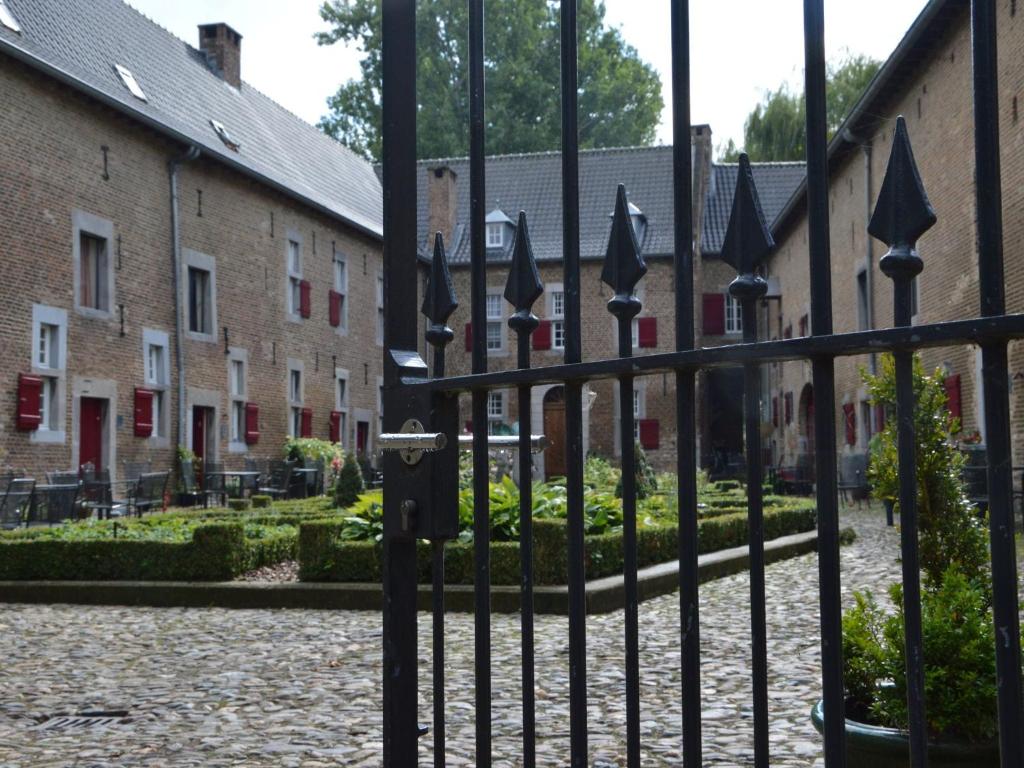 Cosy Villa in Mesch with Garden photo 1