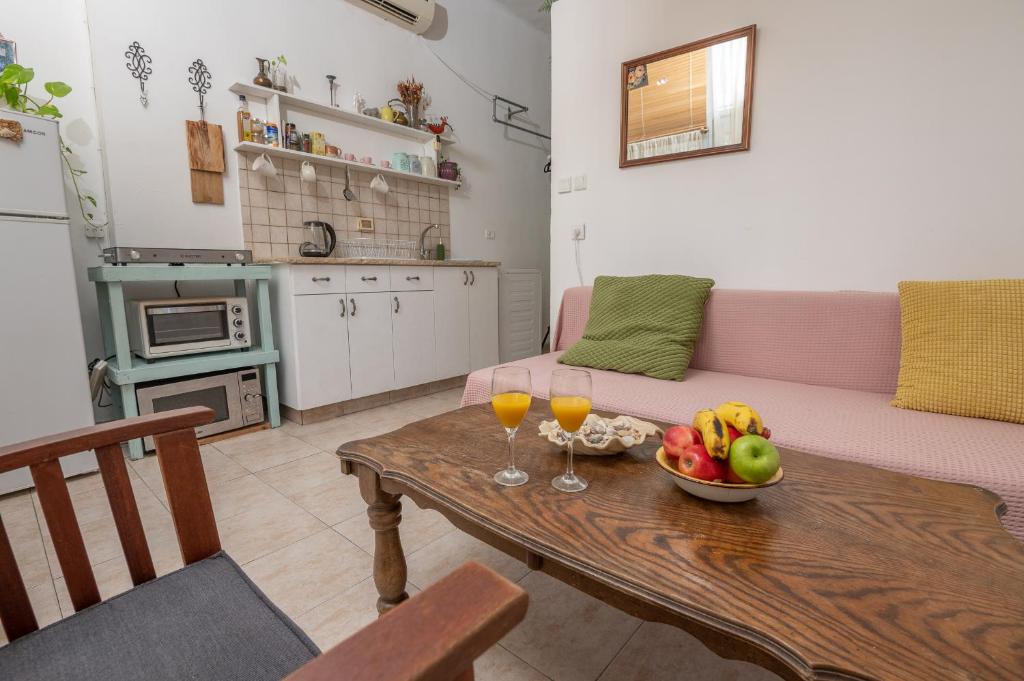 Quiet and green in Florentine דירה מהממת בלב פלורנטין 5 דק' מהים photo 1