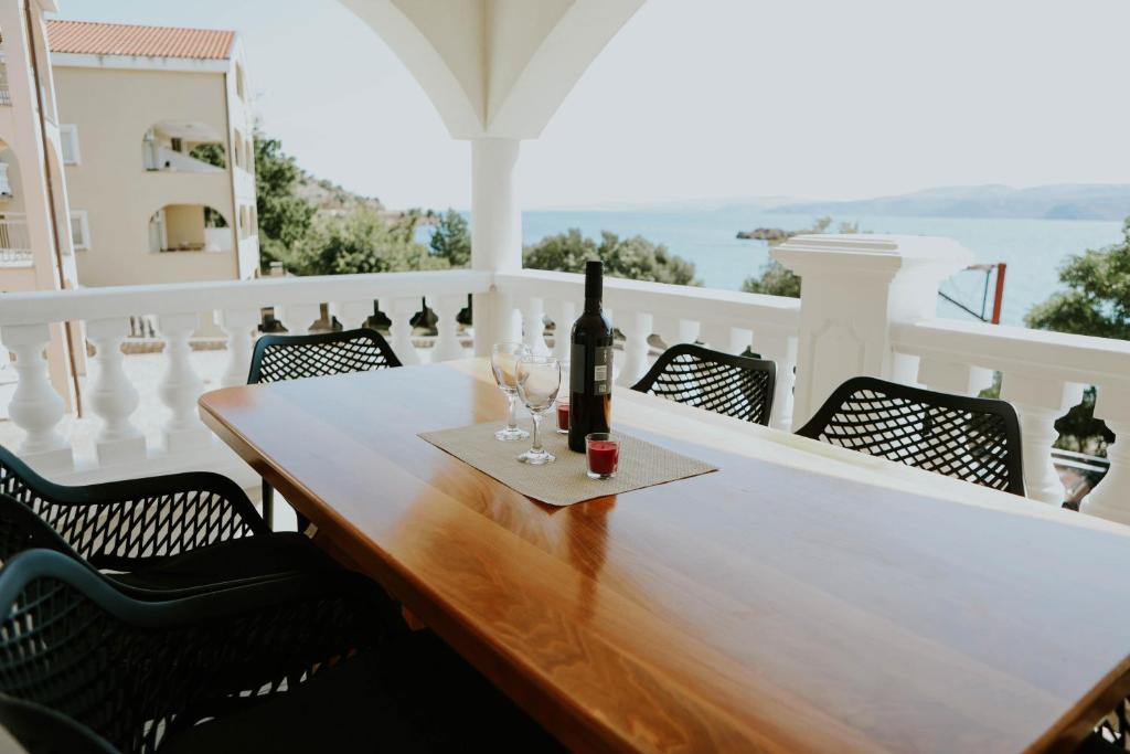 Beachfront House Amaris photo 3