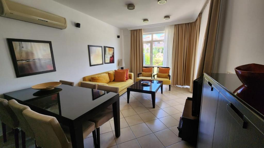 KHARMA BEACH CLUB SPA APOLLONIUM BAY VILLAS photo 2