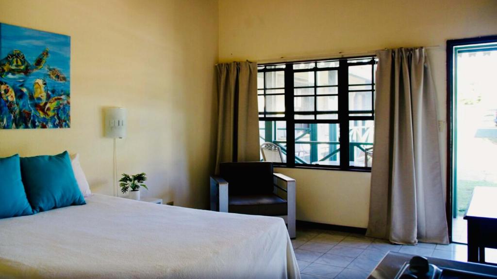 Talk of the Town Inn & Suites - St Eustatius photo 2