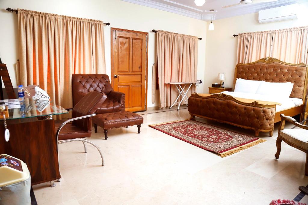 Waypoint Hotel photo 2