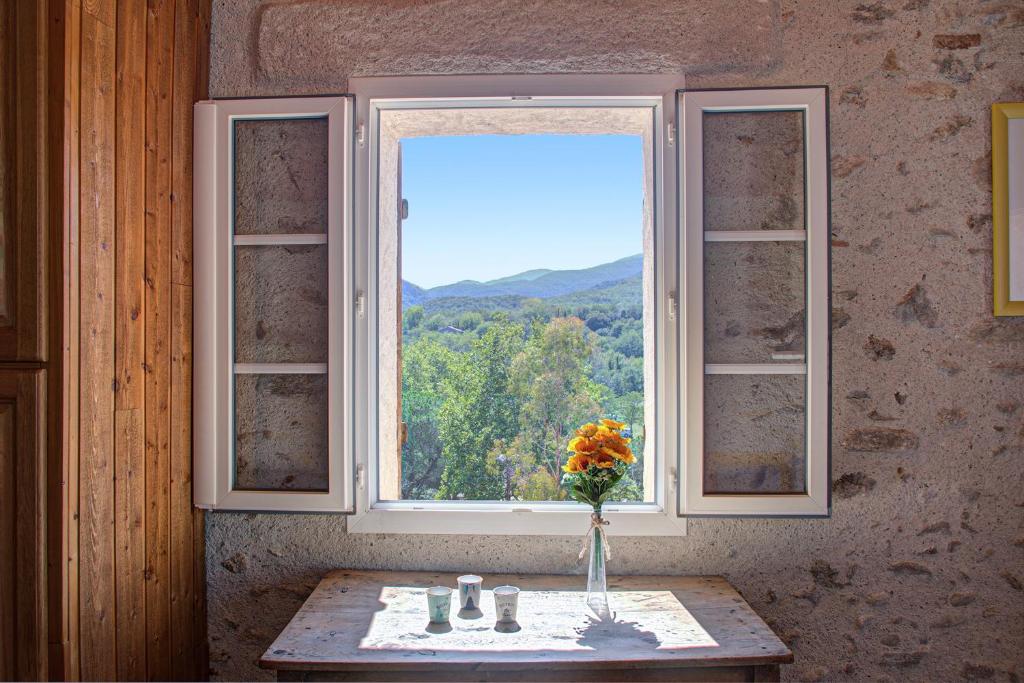 Las Piernas - Maison rénovée avec vue montagne photo 1