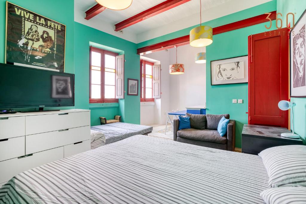 Charming home in 3 the cities with ROOF VIEWS by 360 Estates photo 4