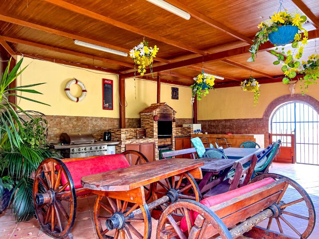 Exquisite rural house with garden, pool and sea views photo 4