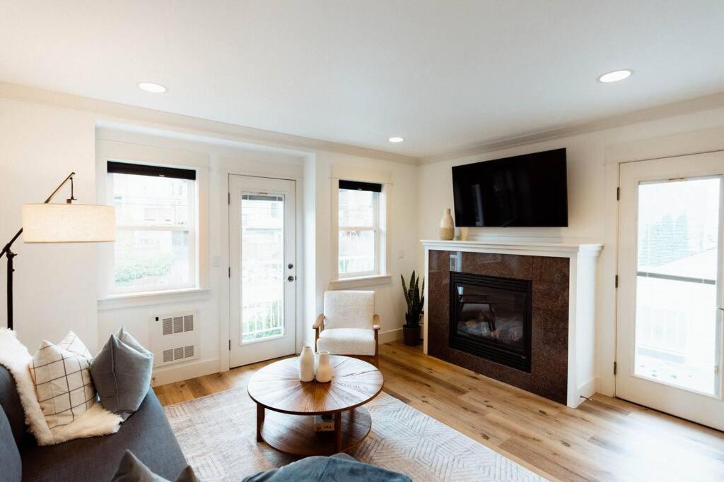 Modern 3BR in the Heart of Ballard photo 1