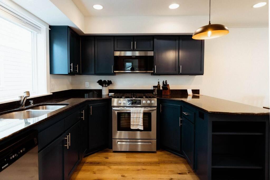 Modern 3BR in the Heart of Ballard photo 3