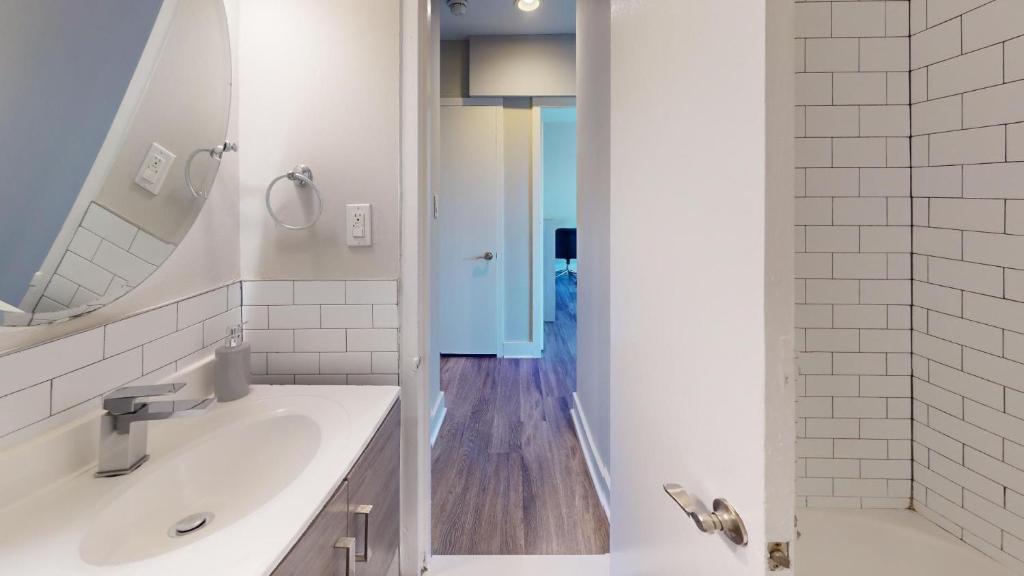 Cozy 2bedroom With A Pool, Gym And Parking I Ave photo 2