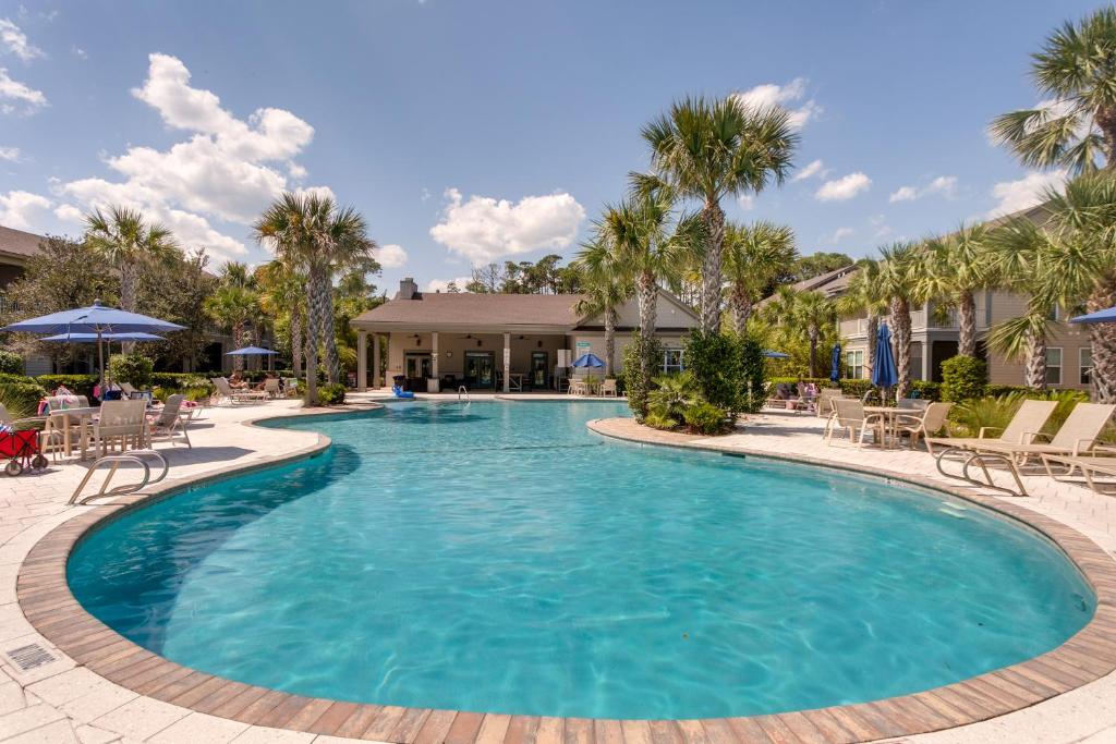 Luxe Jekyll Island Home with Beach and Pool Access photo 2