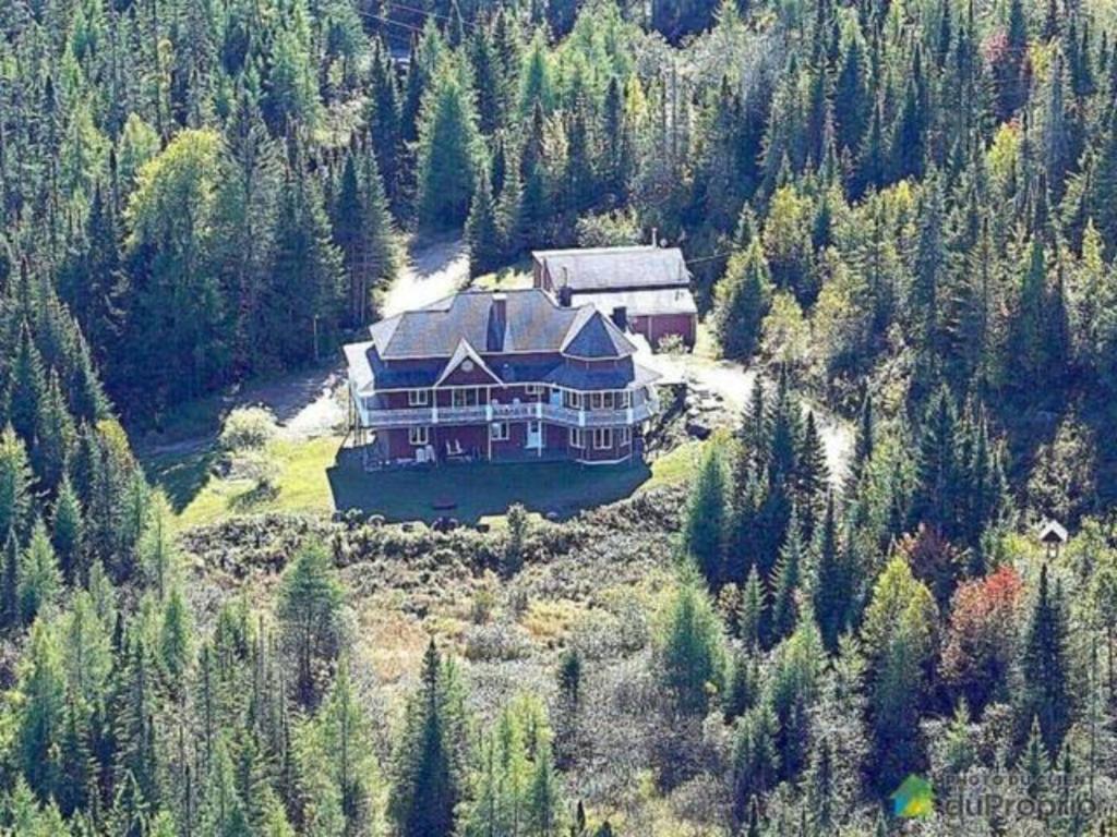 Super Private property. Relaxing five bedroom photo 1