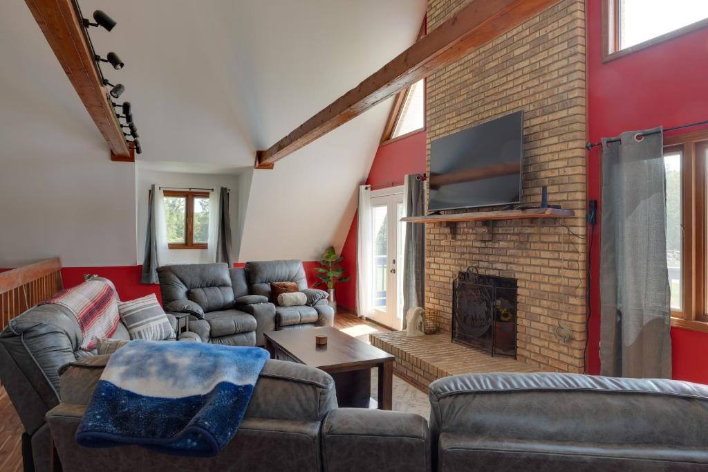 Spacious McMinnville Vacation Home with Gas Grill! photo 2