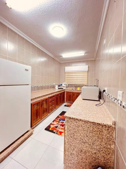 Lovely 3 bedrooms rental unit photo 1