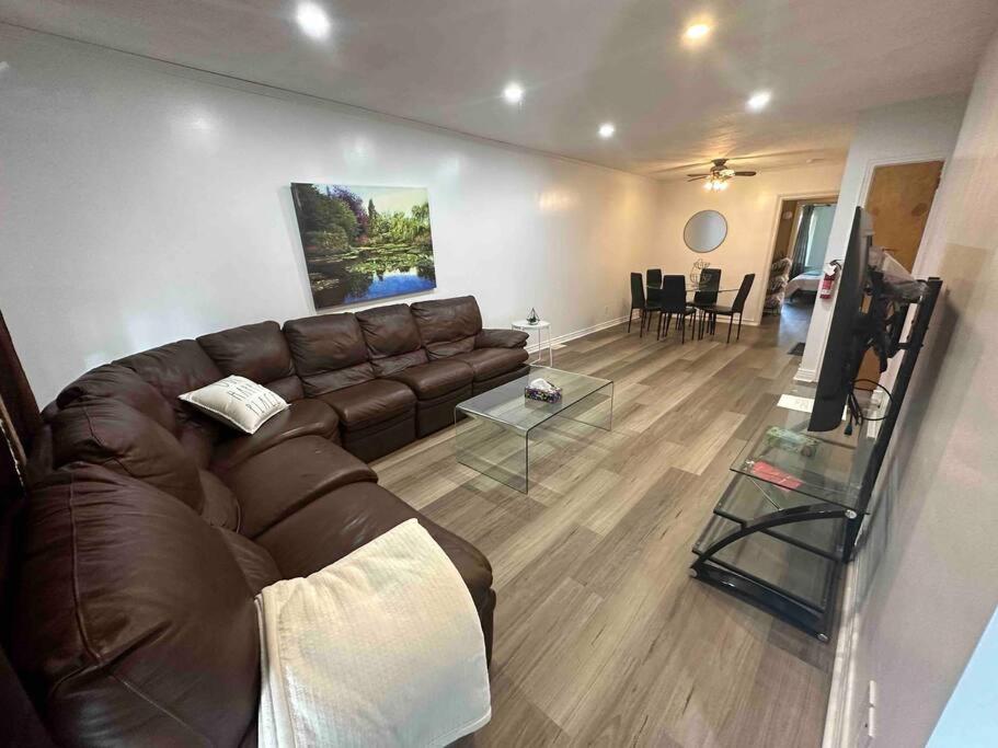 3 Bedroom Near downtown Ottawa photo 1