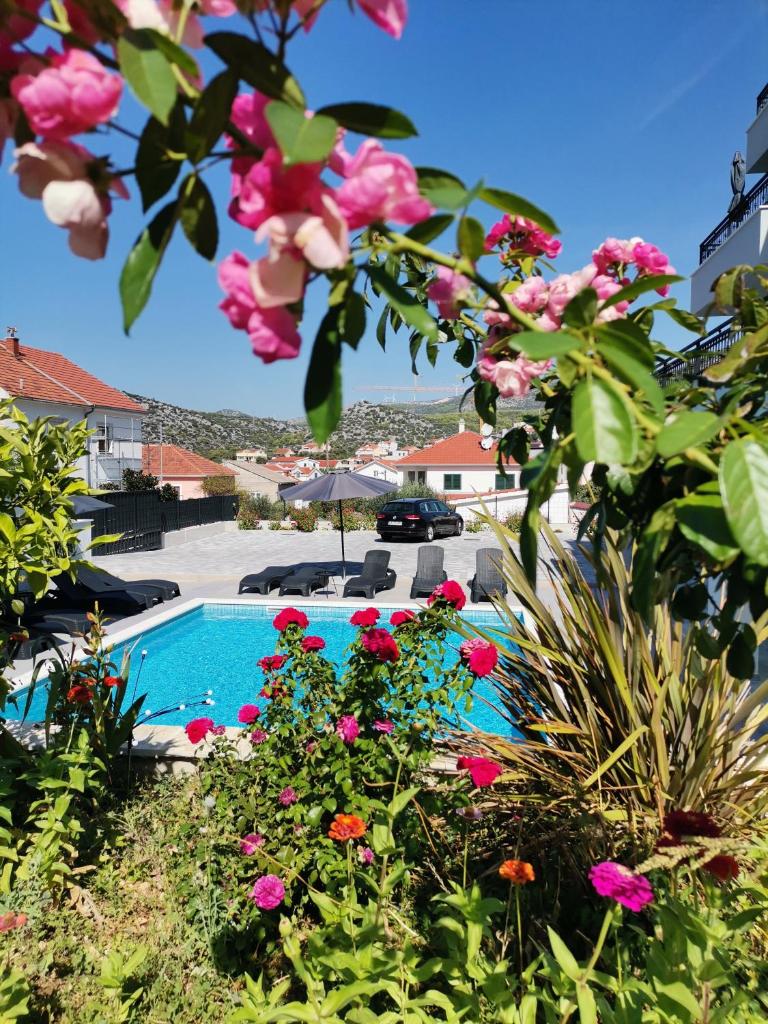 Villa Barbara & Zoran with heated swimming pool photo 2