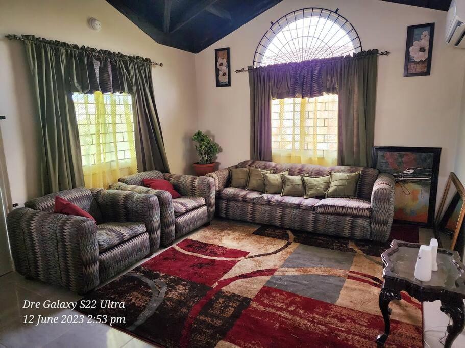 Holland Ridge Retreat: Trelawny Tropical Oasis Jamaica photo 1