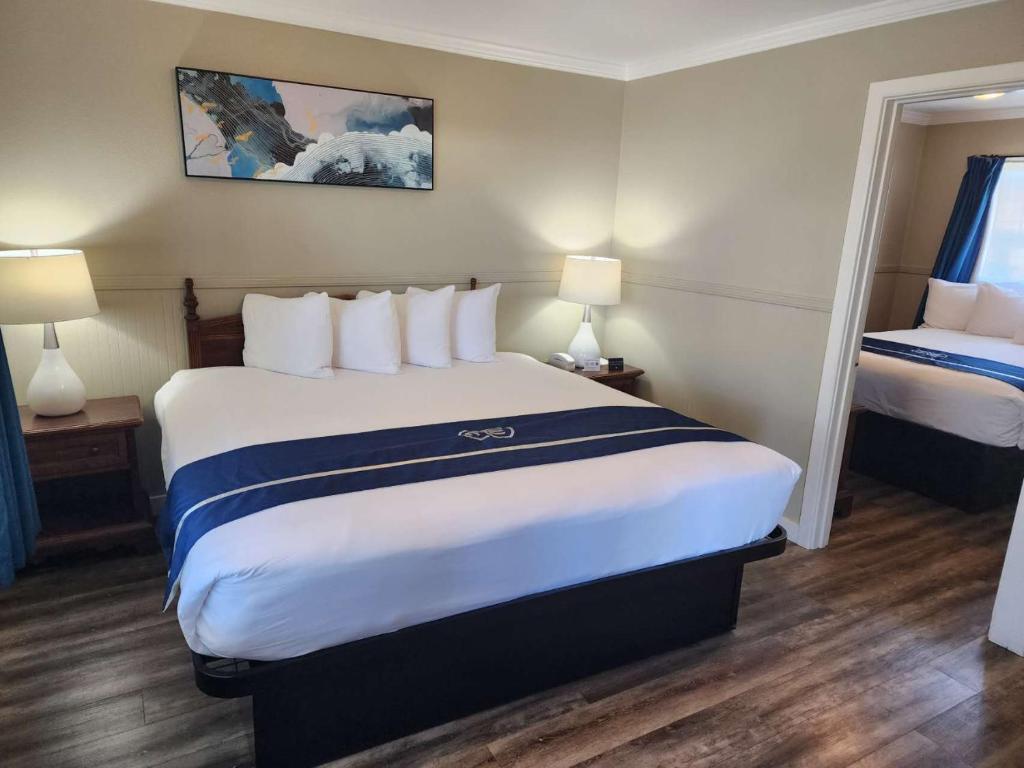 Omeo Suites Glass Beach photo 1