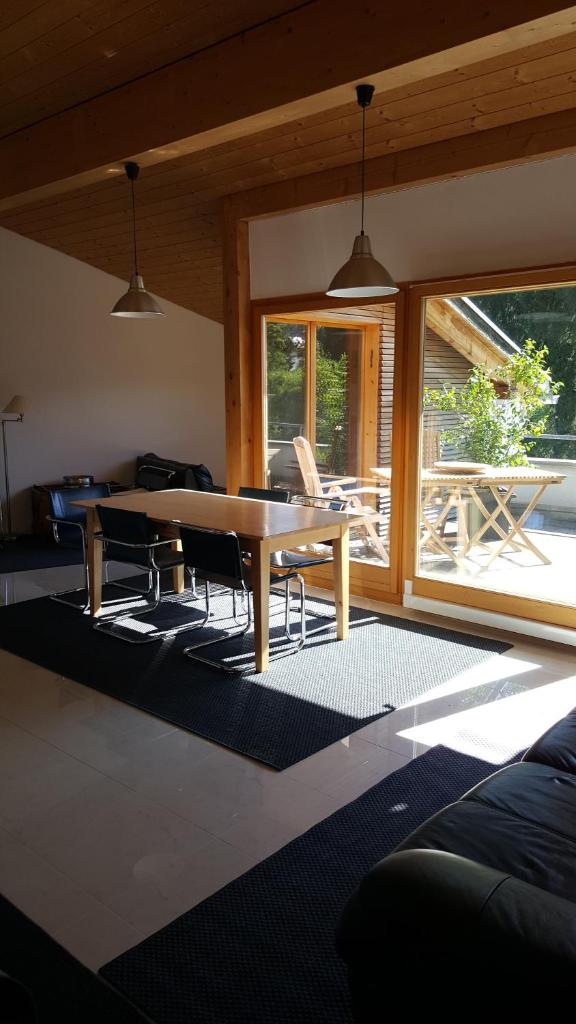 Moderne attraktive Dachwohnung für max. 6 Personen in ruhiger Umgebung photo 1
