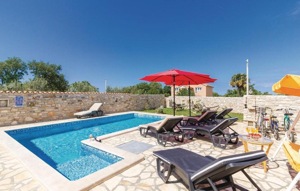 Family friendly house with a swimming pool Gajana, Fazana - 15385 photo 1