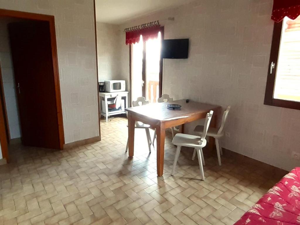 Studio Albiez-Montrond, 1 pièce, 4 personnes - FR-1-618-37 photo 4
