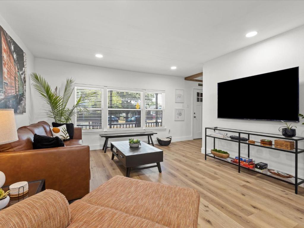 Cozy Arlington Bungalow 4/Mins to AT&T Stadium photo 2